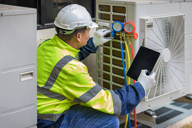 Professional Hvac technician working in Palmer, TX